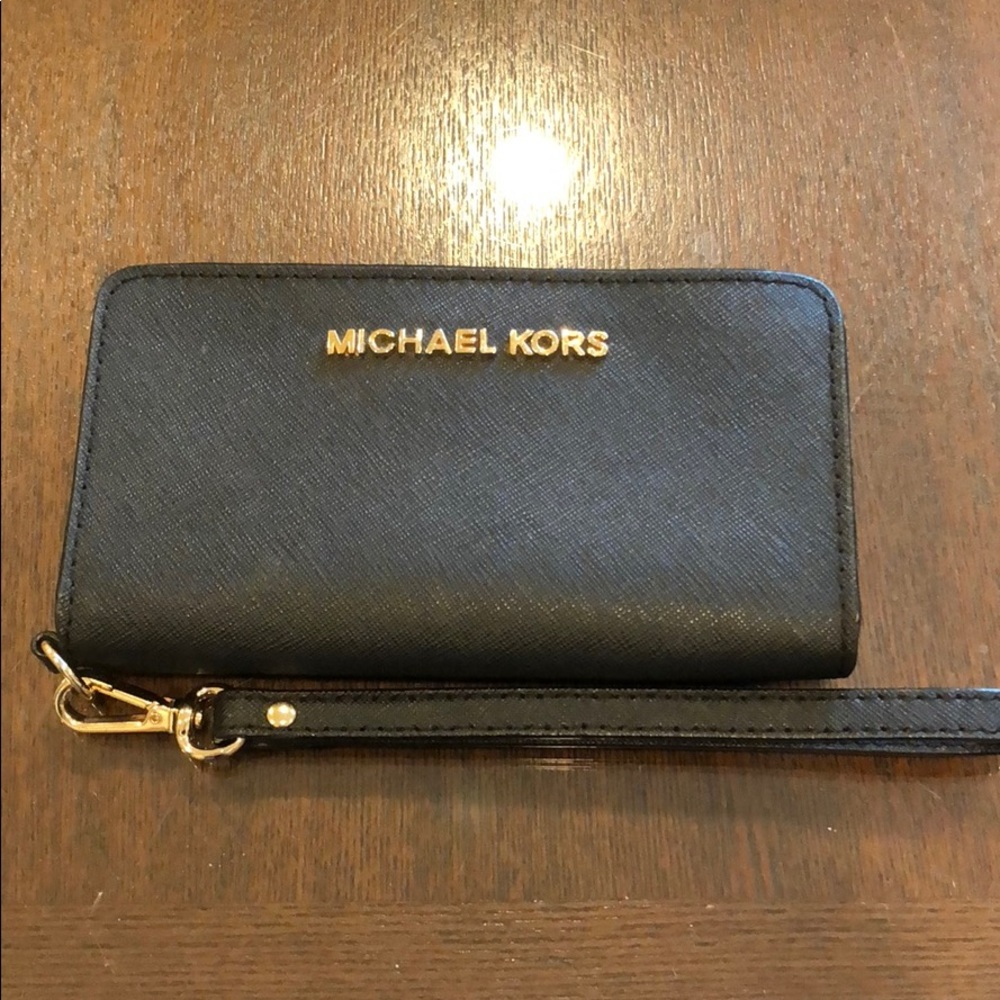 Michael Kors wristlet